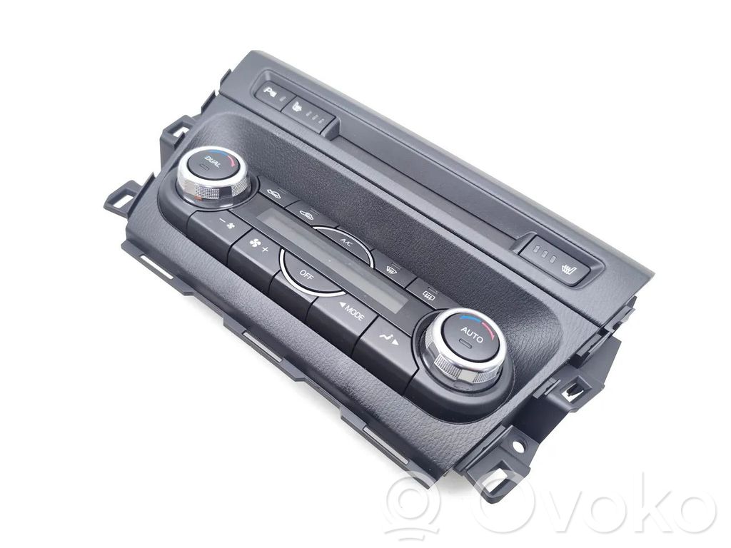 Mazda 3 III Climate control unit 