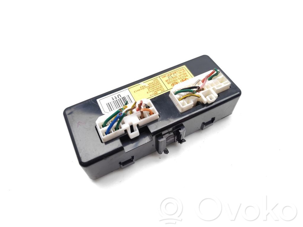 GPS navigation control unit/module   952302B226