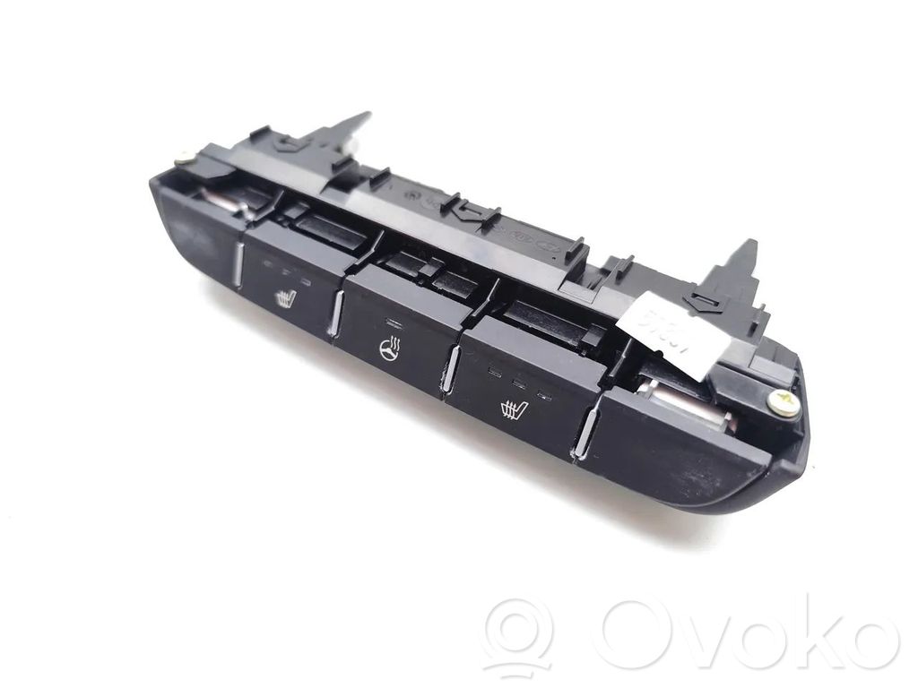 KIA Pro Cee'd III Seat heating switch 