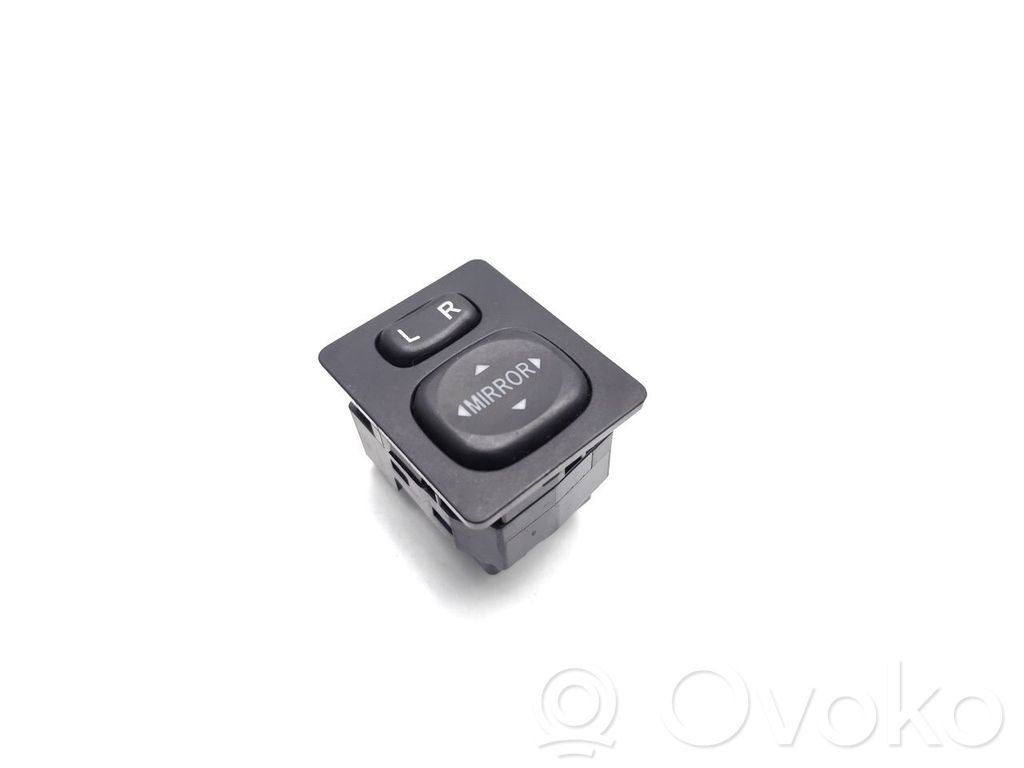 Wing mirror switch   1836944