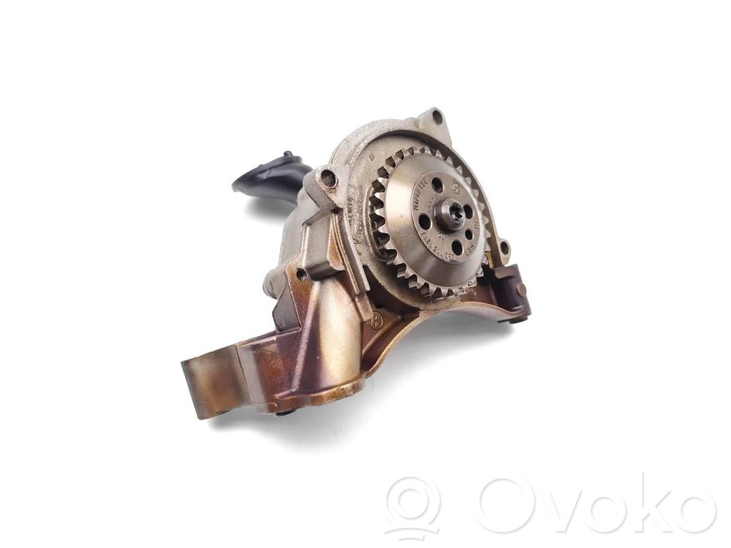 Volkswagen Golf VI Bomba de aceite 