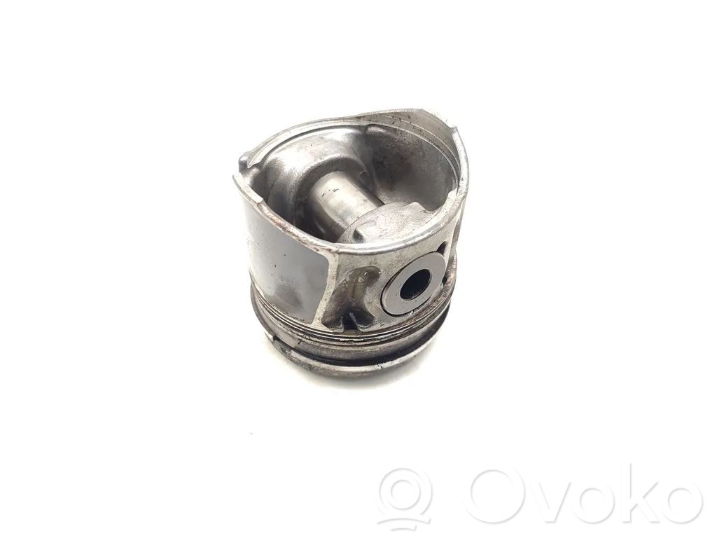 Peugeot 407 Piston 
