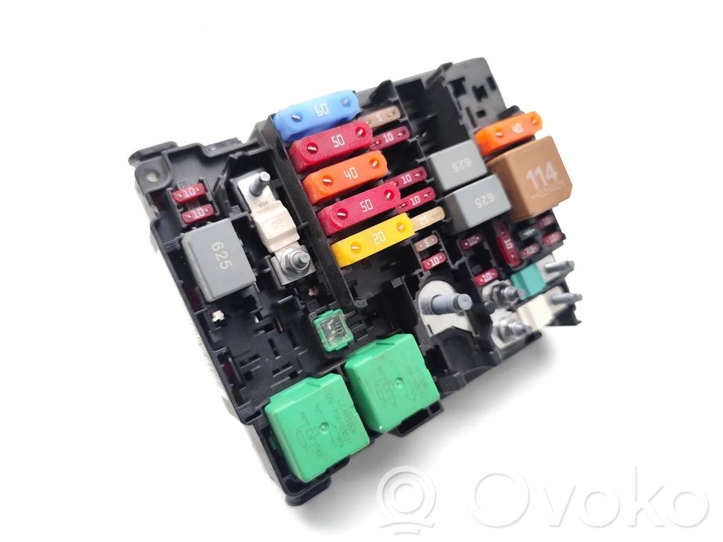 Opel Combo E Drošinātāju bloks 