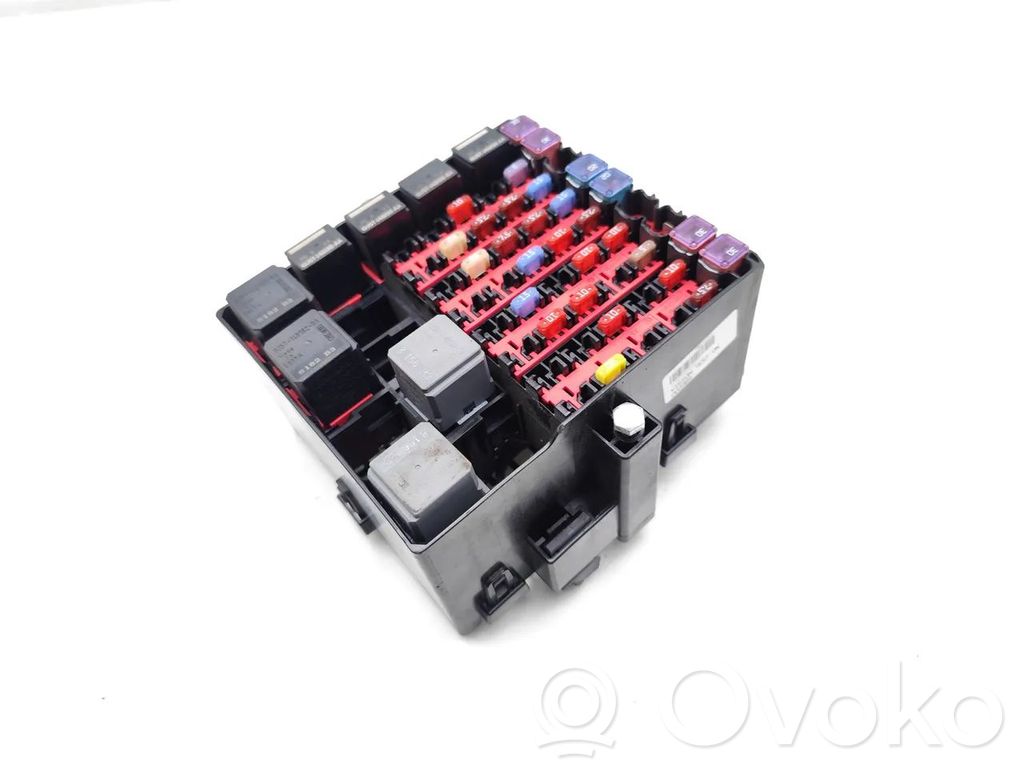 Sulakemoduuli   8V5114A175AA