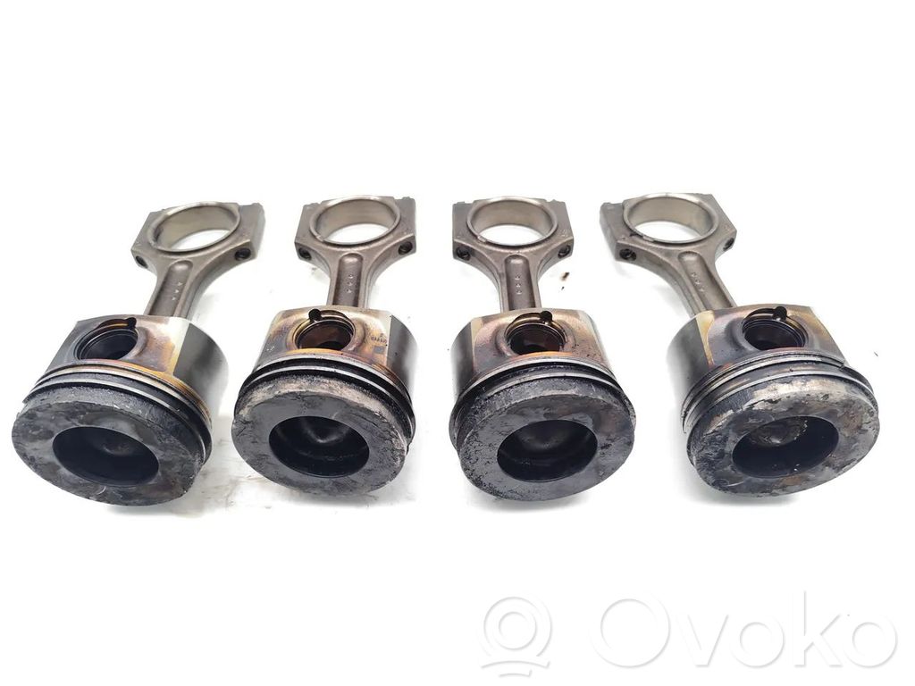 Piston with connecting rod   N47D20C