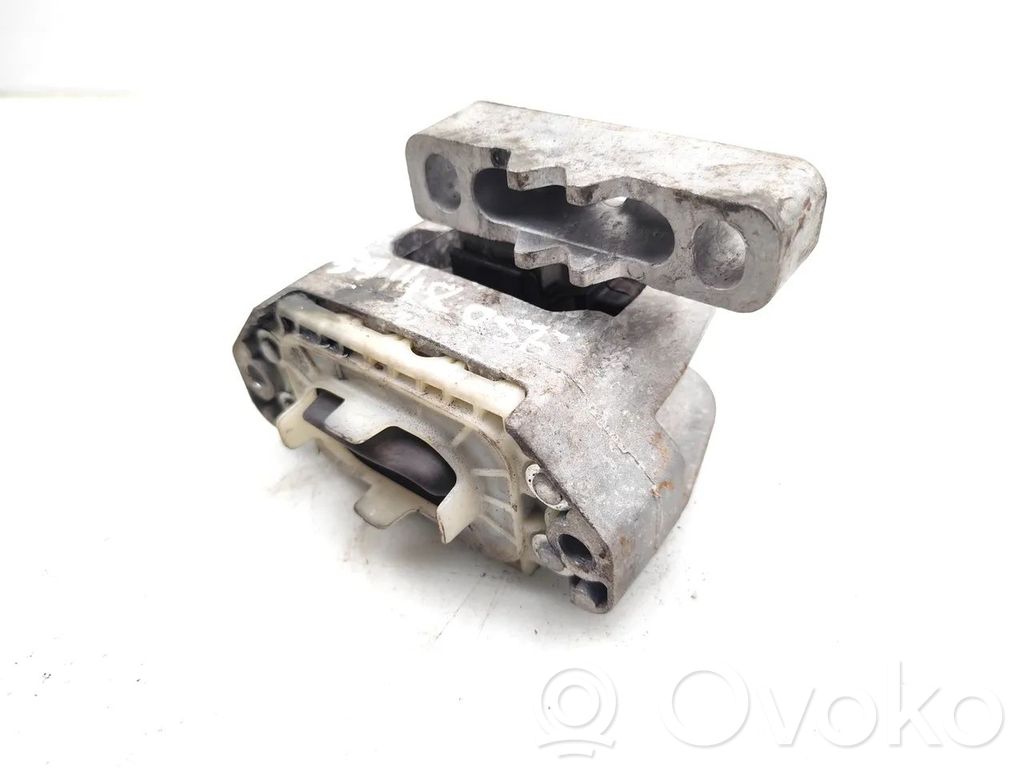 Volkswagen Taigo Engine mount bracket 