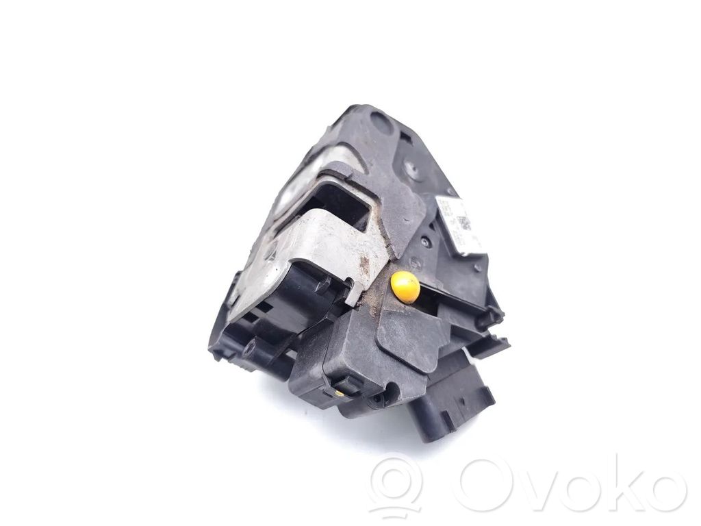 Ford Focus Priekšpusē slēdzene 