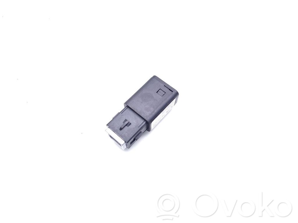 Peugeot 2008 II Connettore plug in USB 