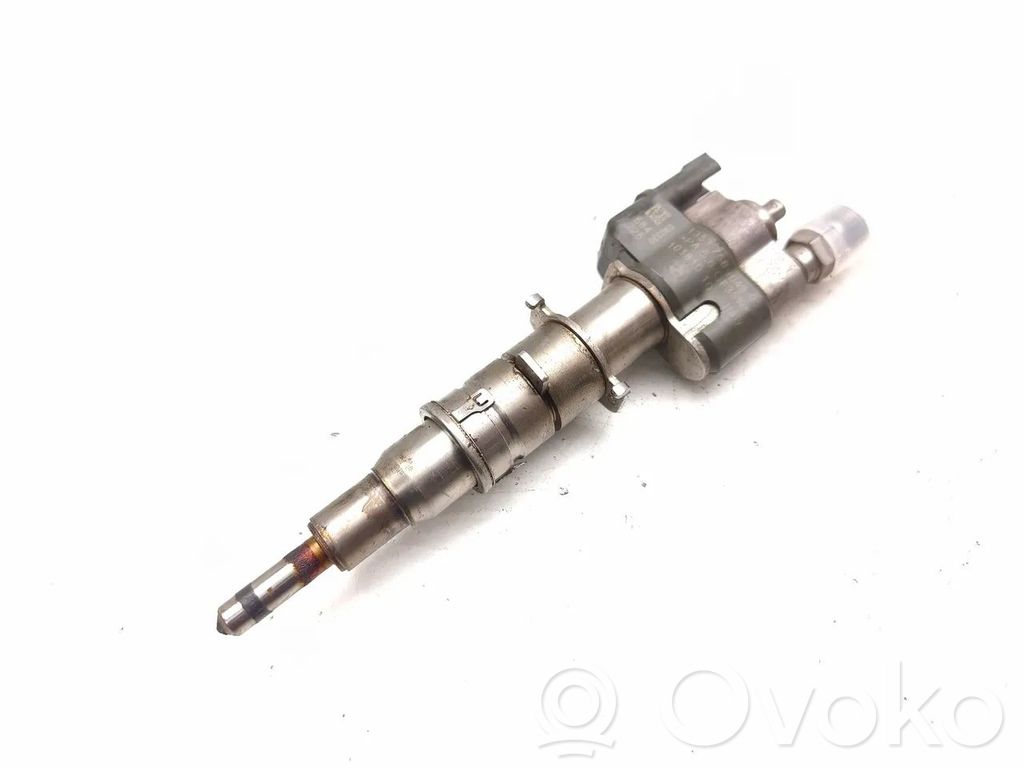 Fuel injector   7589048,758904805