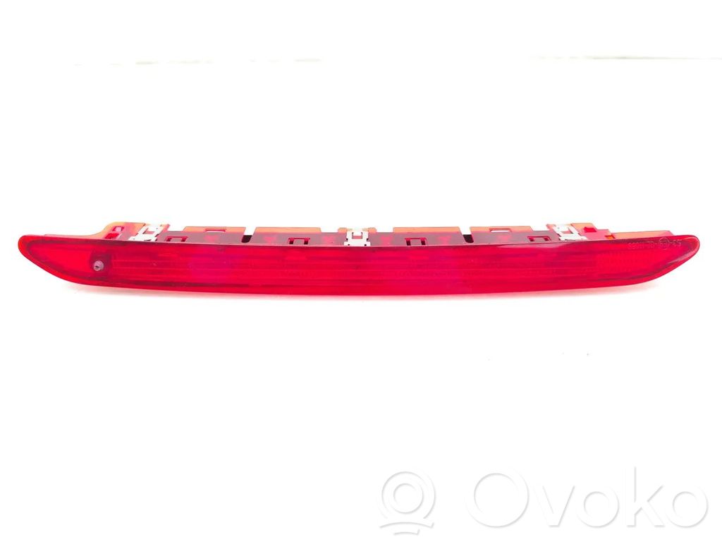 Skoda Karoq Third/center stoplight 