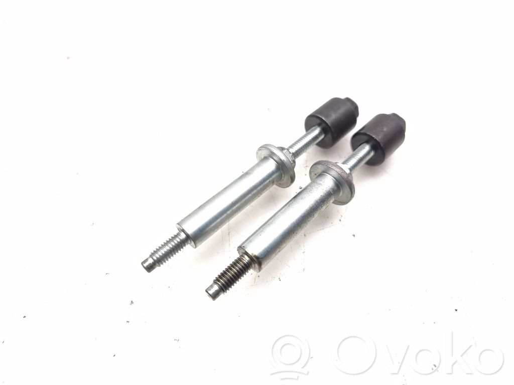 Abrazadera del inyector de combustible   ENGINESH