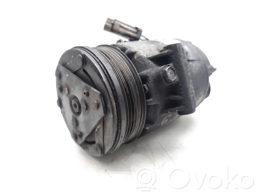 Opel Astra J Kompresor / Sprężarka klimatyzacji A/C 