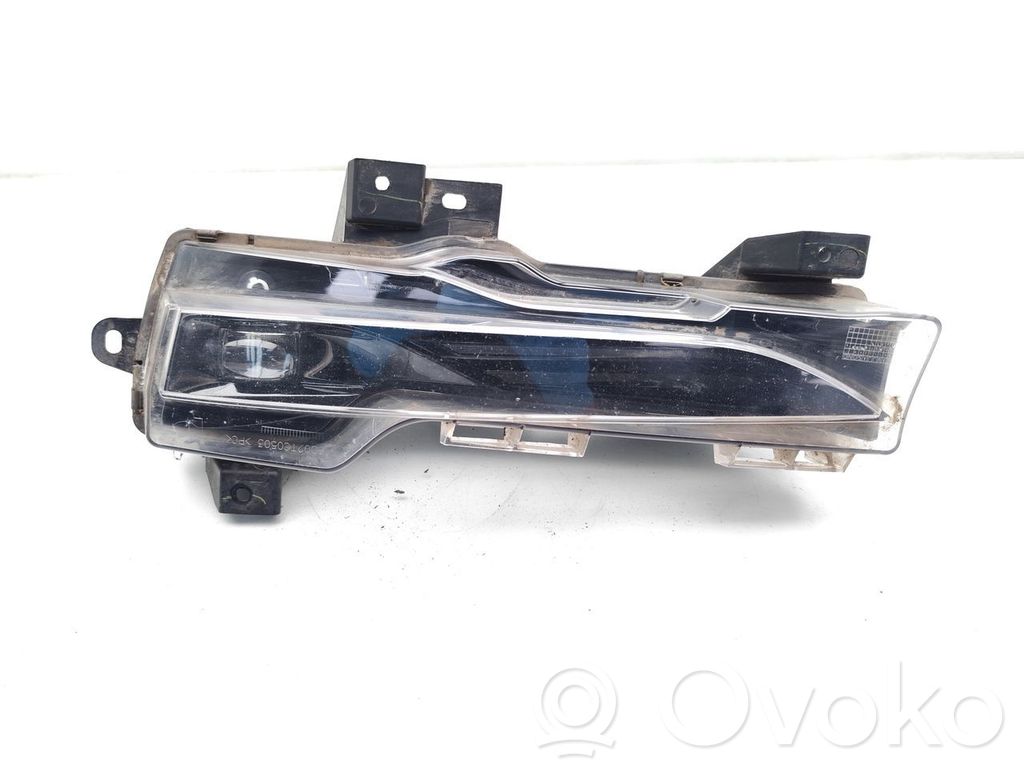 Tesla Model 3 Feu antibrouillard avant
