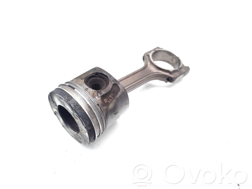 Fiat Doblo Piston cu bielă 