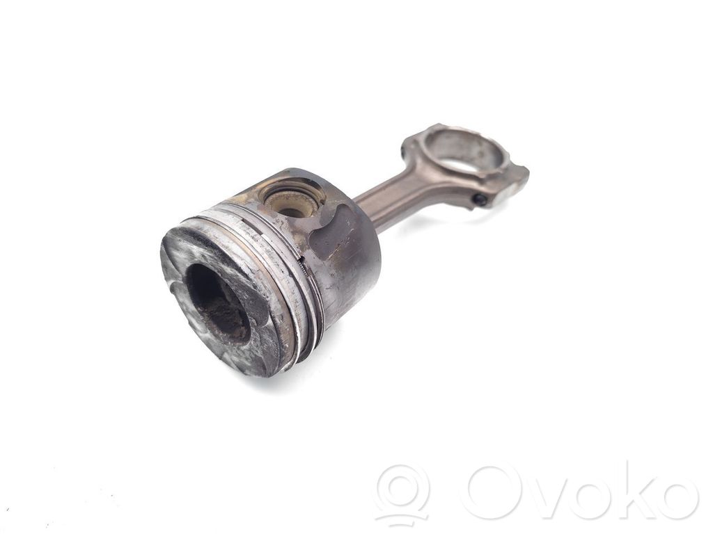 Fiat Doblo Piston cu bielă 