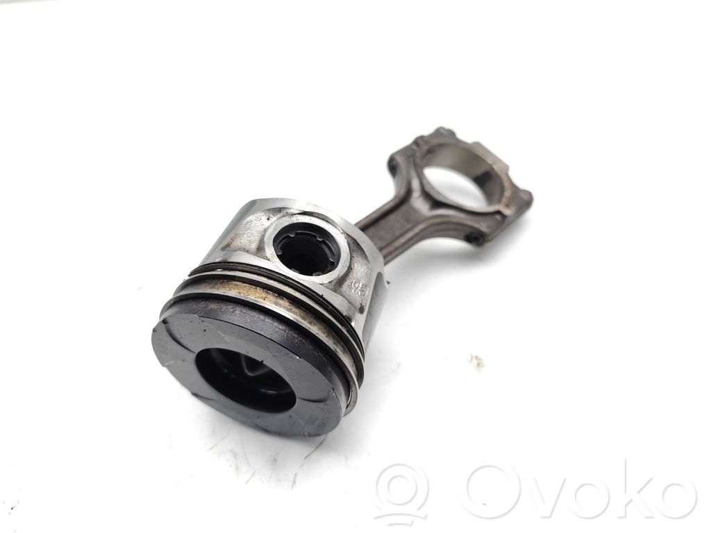 Pistón con biela   198A3000