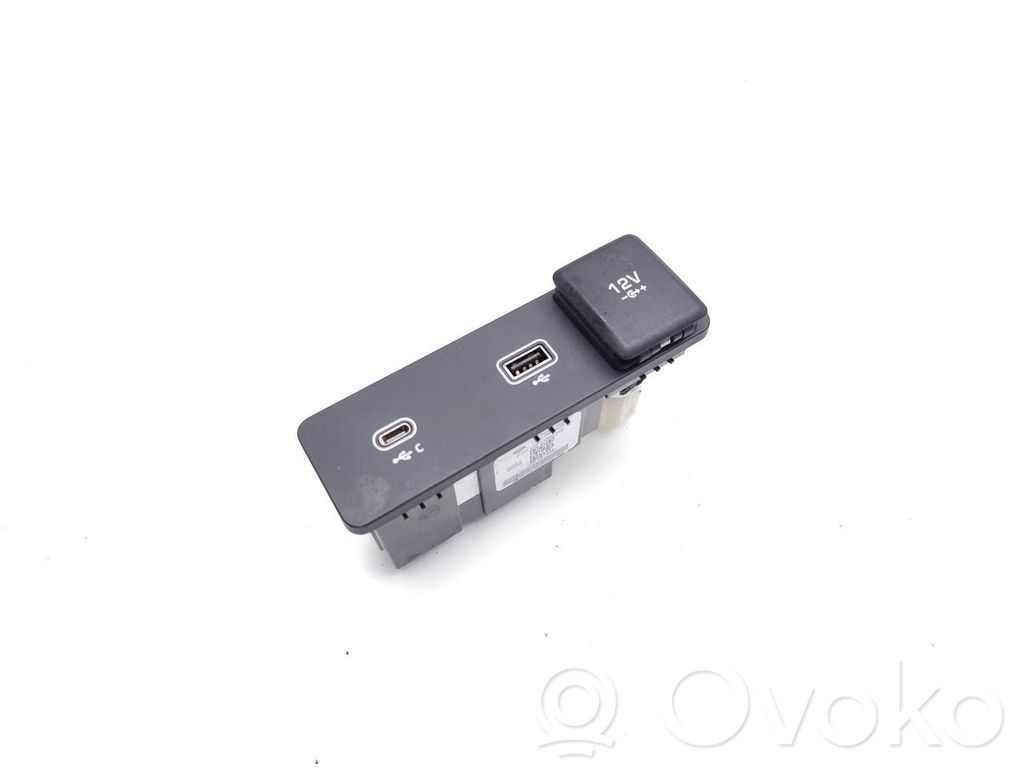 Jaguar I-Pace USB-pistokeliitin