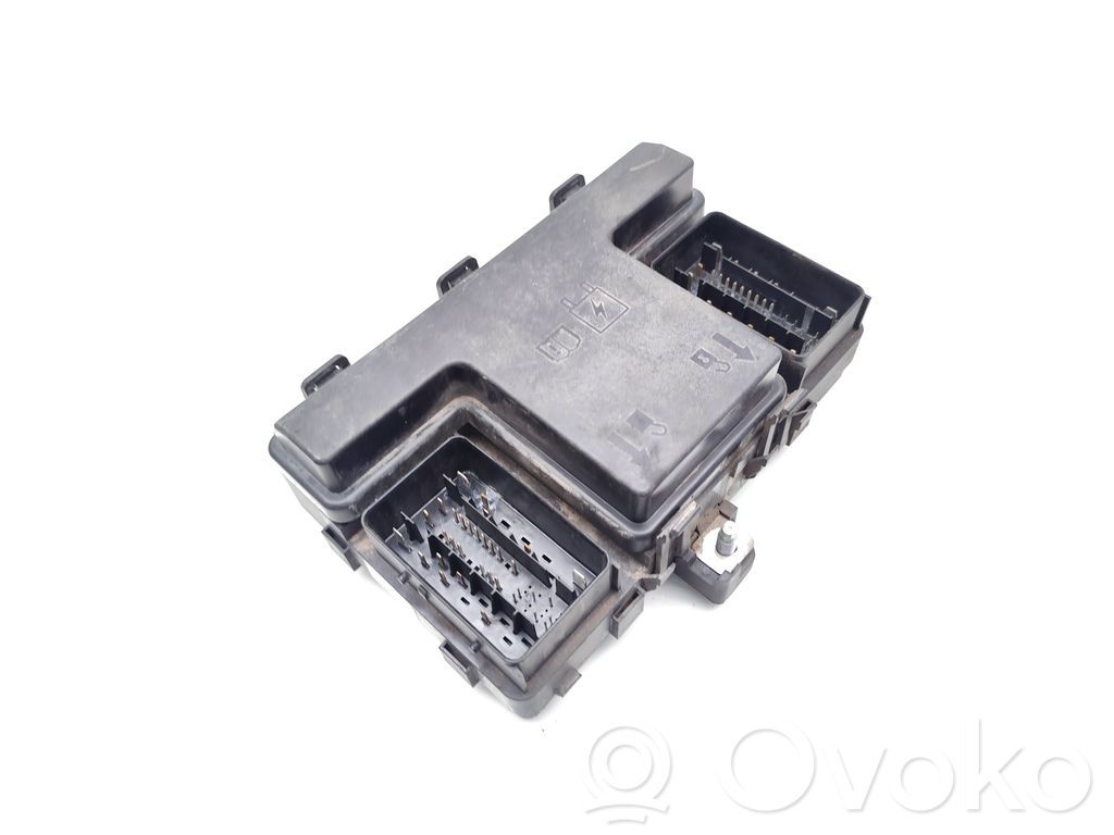 Sulakemoduuli   JB3T14D068CB
