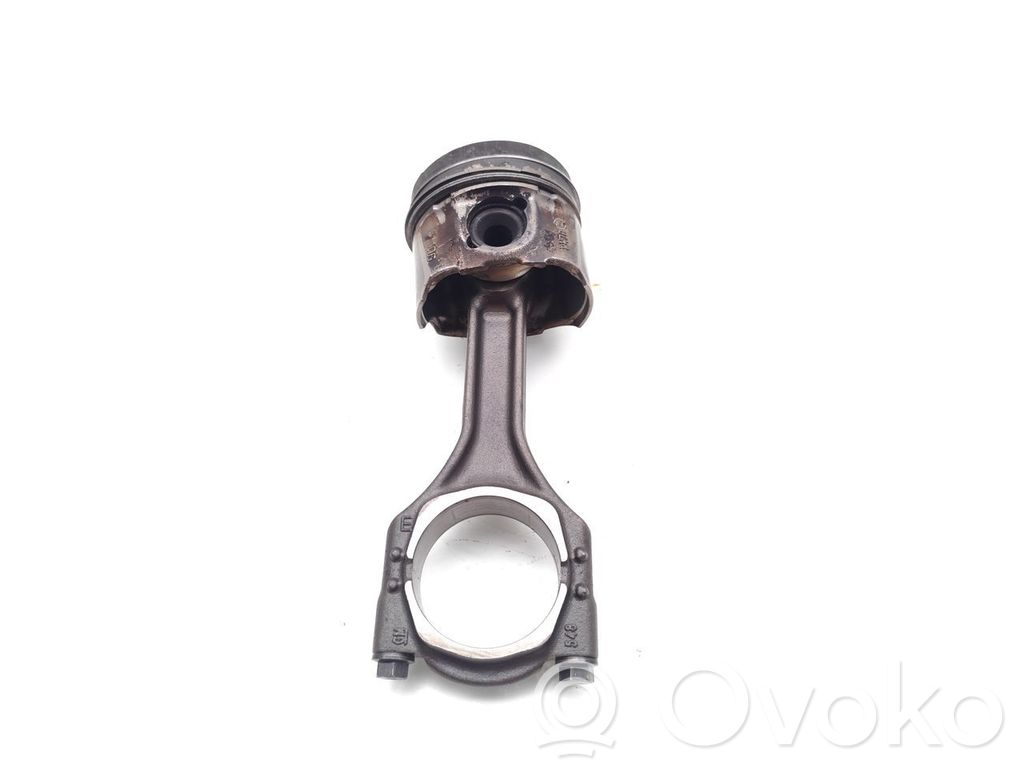 Opel Astra J Piston cu bielă 