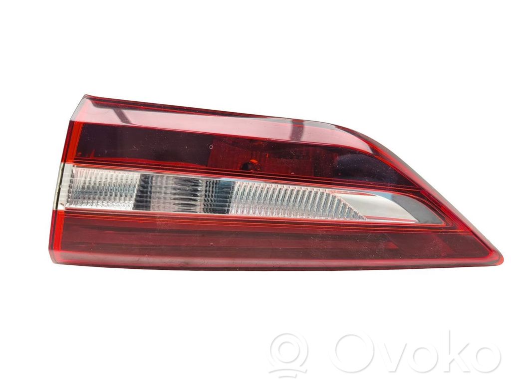 Opel Grandland X Lampă spate în capacul portbagajului 