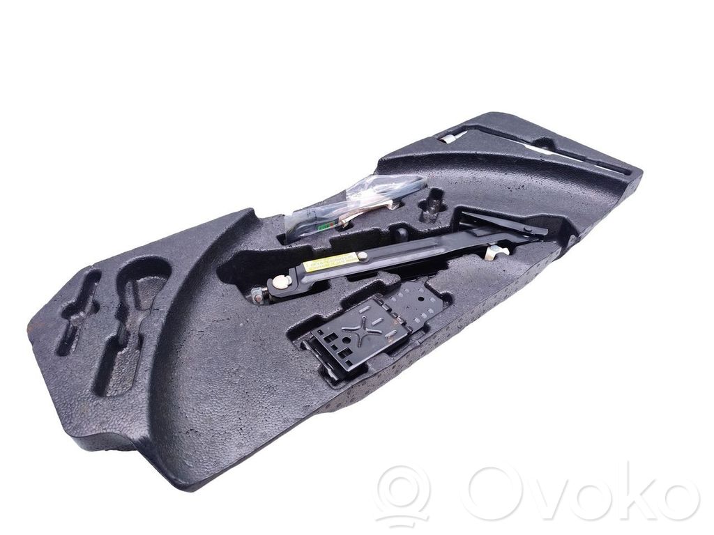Mercedes-Benz ML W164 Set scule 