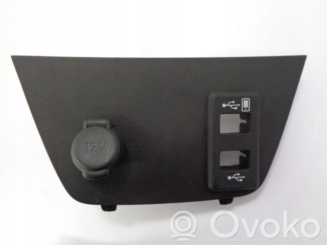 Opel Crossland X Enchufe de 12V (trasero) 