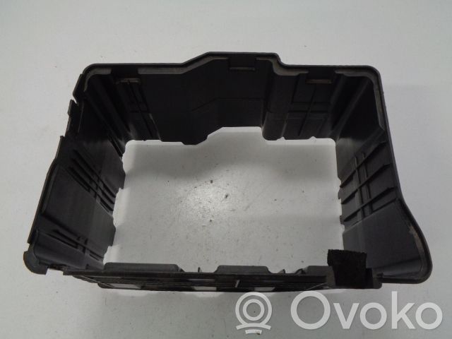 Renault Clio IV Akumuliatoriaus dėžė 