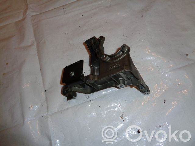 Ford Focus Engine mounting bracket 