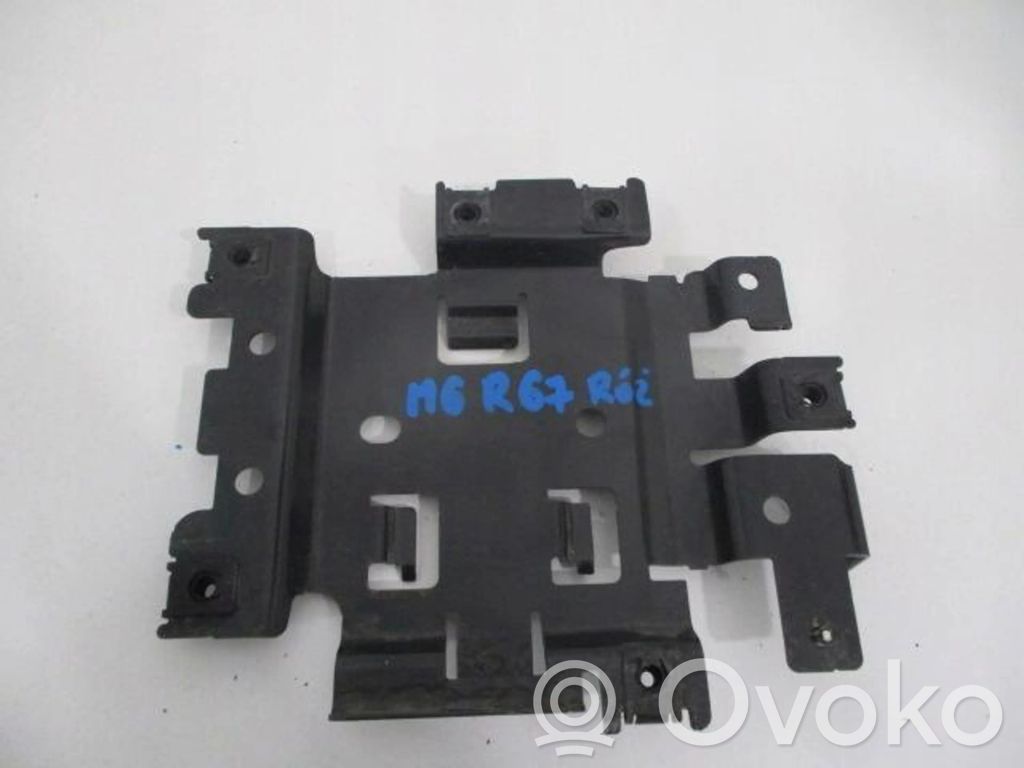 Jeep Grand Cherokee Engine mount bracket 