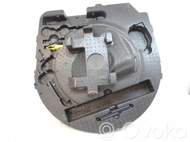 Citroen DS4 Spare wheel section trim 