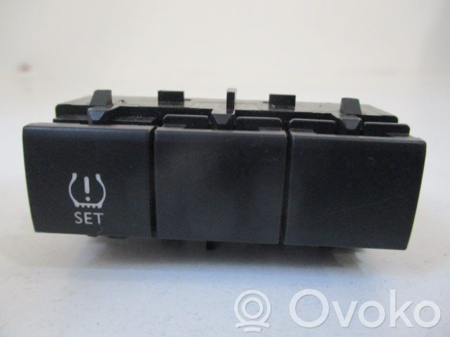 Peugeot 208 I Botón de reinicio del sistema TPMS 