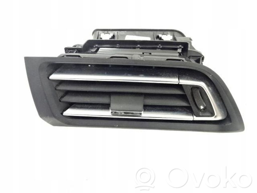 Peugeot 308 Moldura protectora de la rejilla de ventilación lateral del panel 