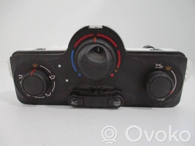 Renault Clio III Climate control unit 