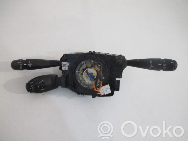 Peugeot 308 Interruptor/palanca de limpiador de luz de giro 