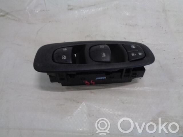 Renault Kadjar Quarter vent window switch 