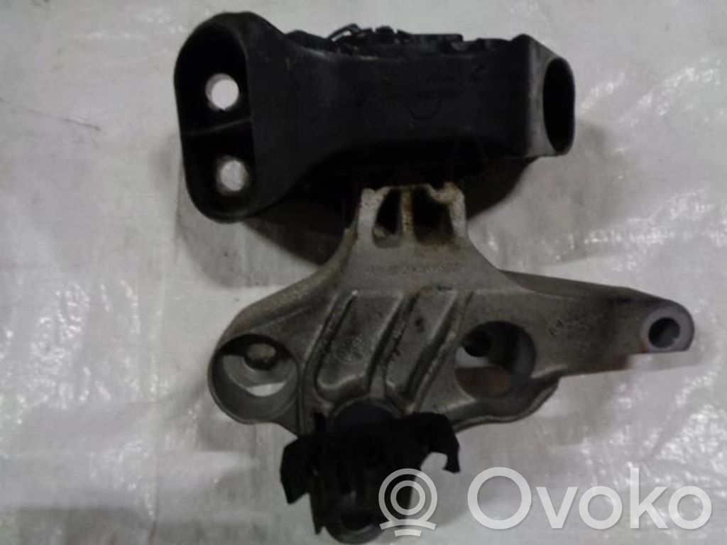 Renault Captur Engine mount vacuum valve 