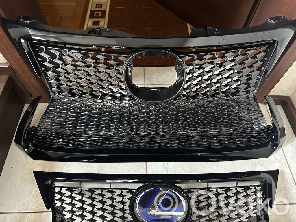 Lexus CT 200H Etupuskurin ylempi jäähdytinsäleikkö 