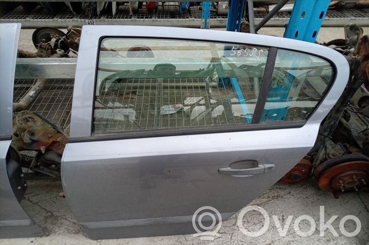 Opel Astra H Puerta trasera 