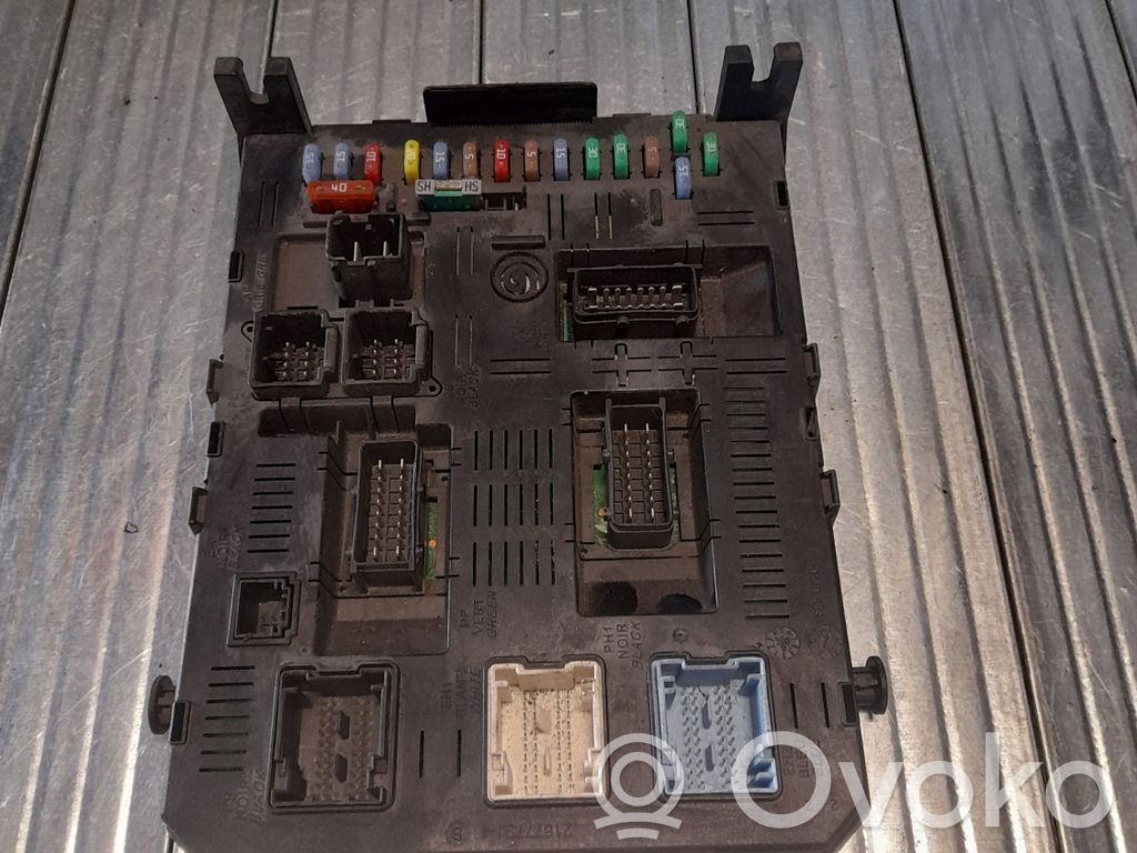 Peugeot 407 Módulo de fusible 