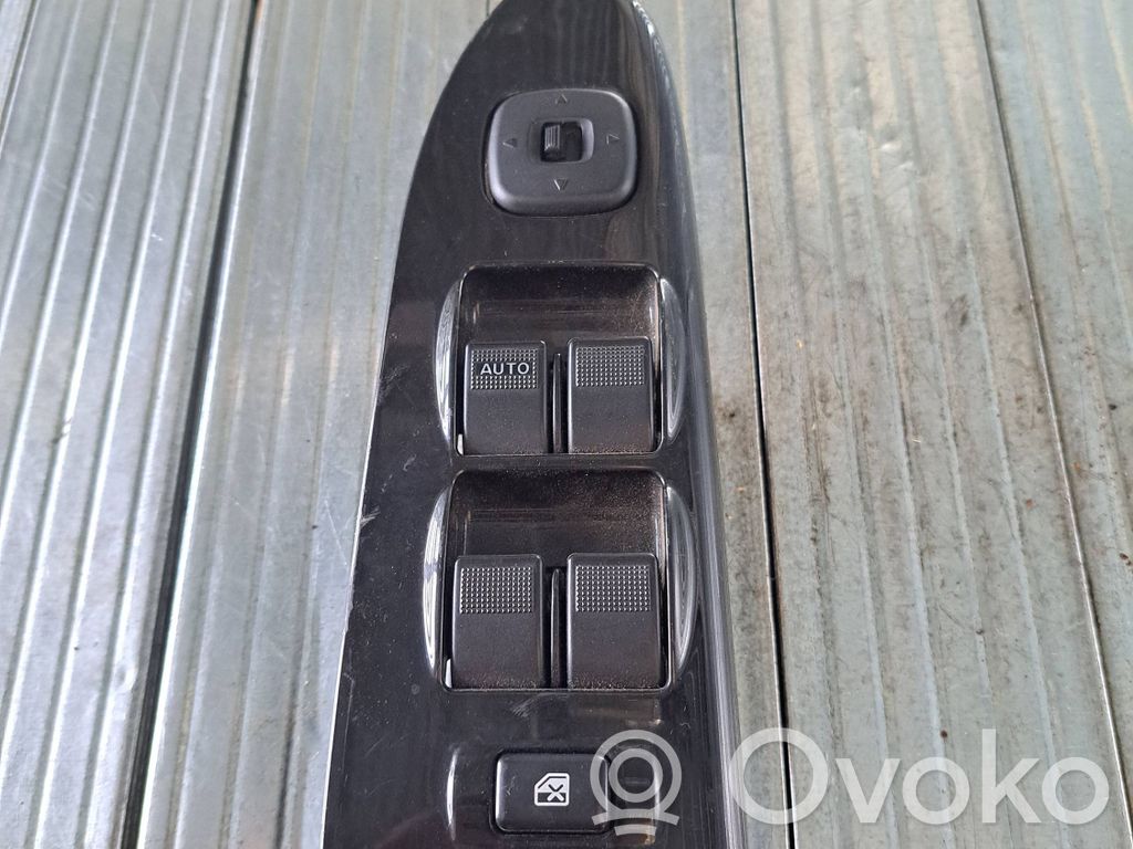 Electric window control switch   GH0D66350,C8HD159,0811D4