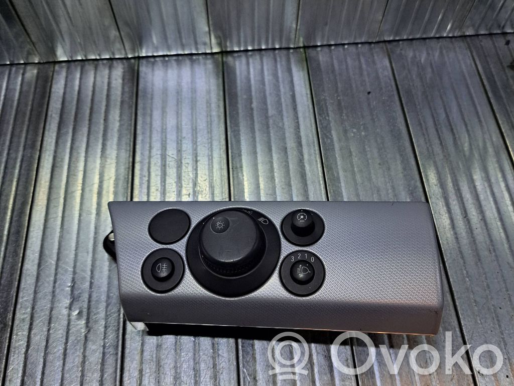Opel Astra H Light switch 
