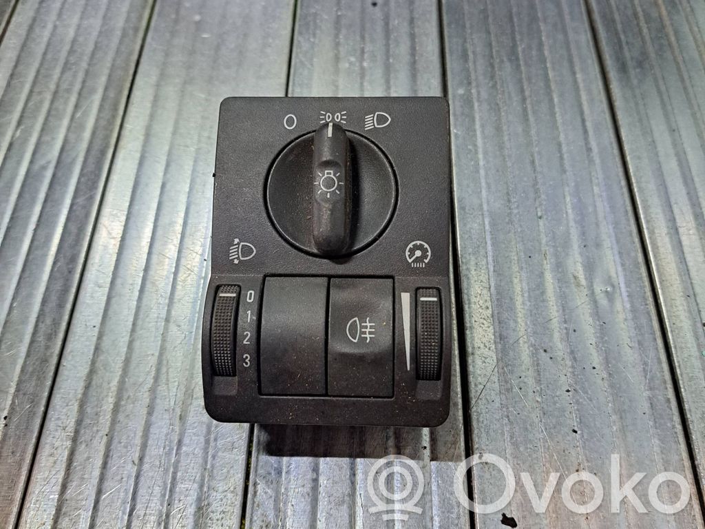 Opel Combo C Lukturu slēdzis 