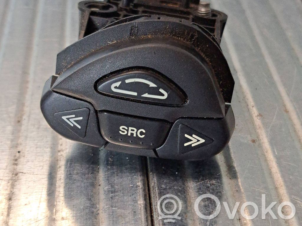 Nissan X-Trail T30 Multifunctional control switch/knob 