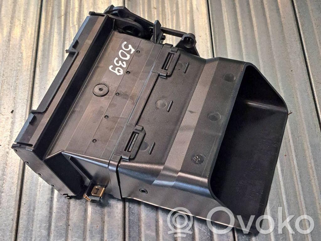Ford Focus C-MAX Dysze / Kratki środkowego nawiewu deski rozdzielczej 