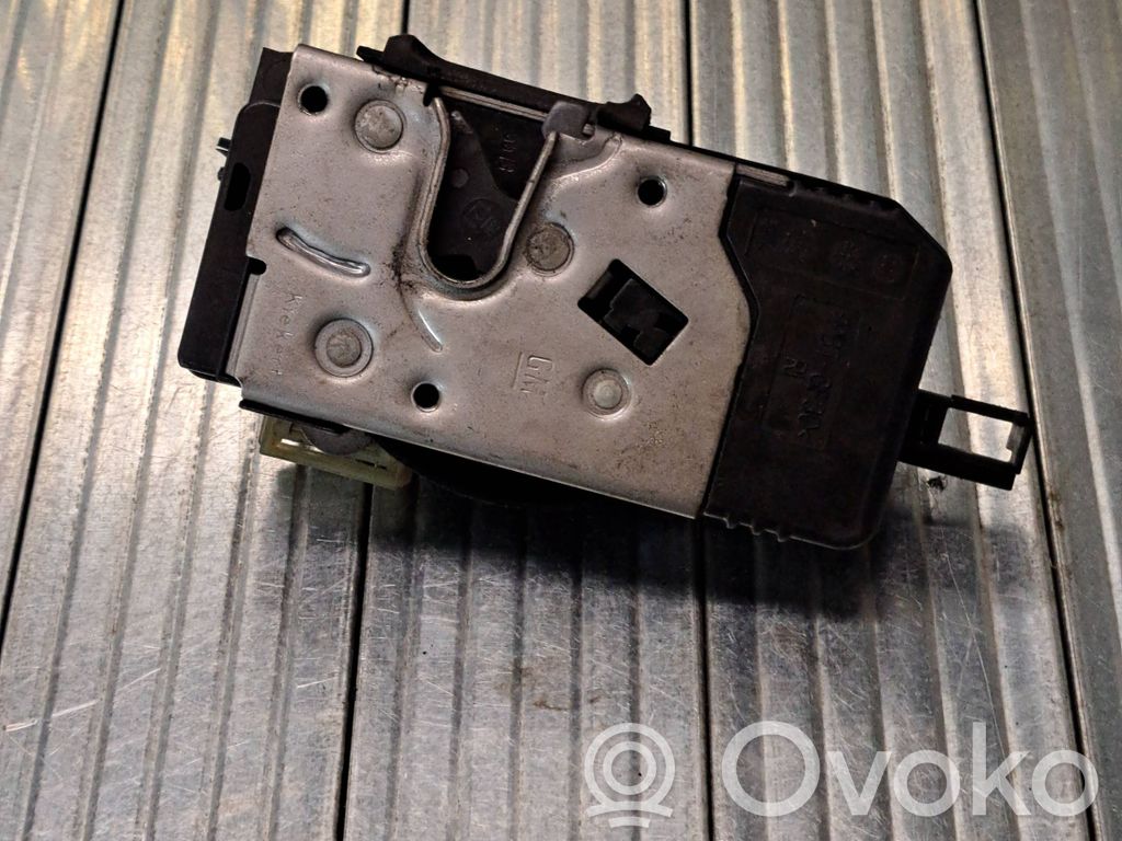 Opel Vectra C Front door lock 