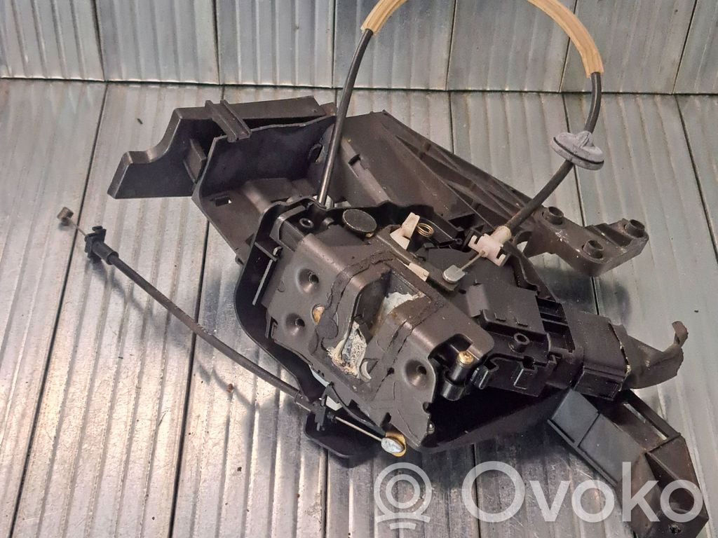 Ford Focus C-MAX Aizmugurē slēdzene 
