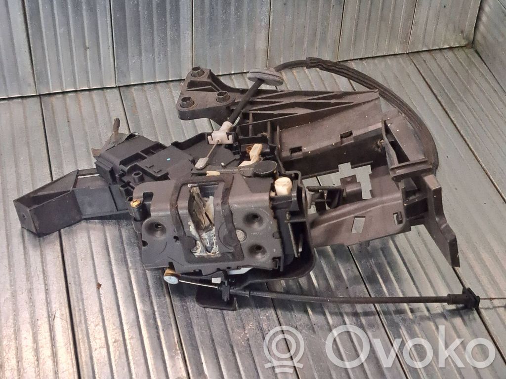 Ford Focus C-MAX Aizmugurē slēdzene 