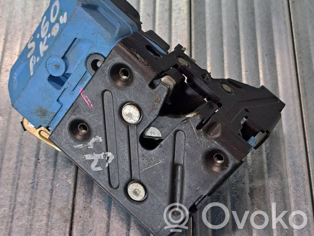 Volvo S60 Front door lock 