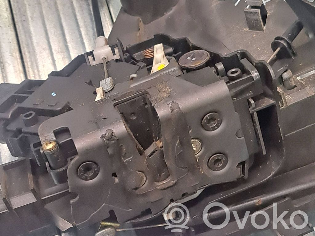 Ford Focus C-MAX Priekšpusē slēdzene 