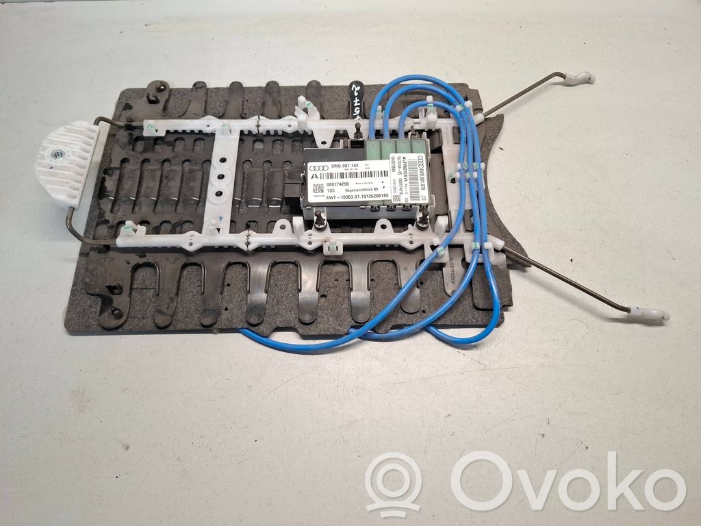 Istuimen säädön moduuli   8W0907182,8W0881897